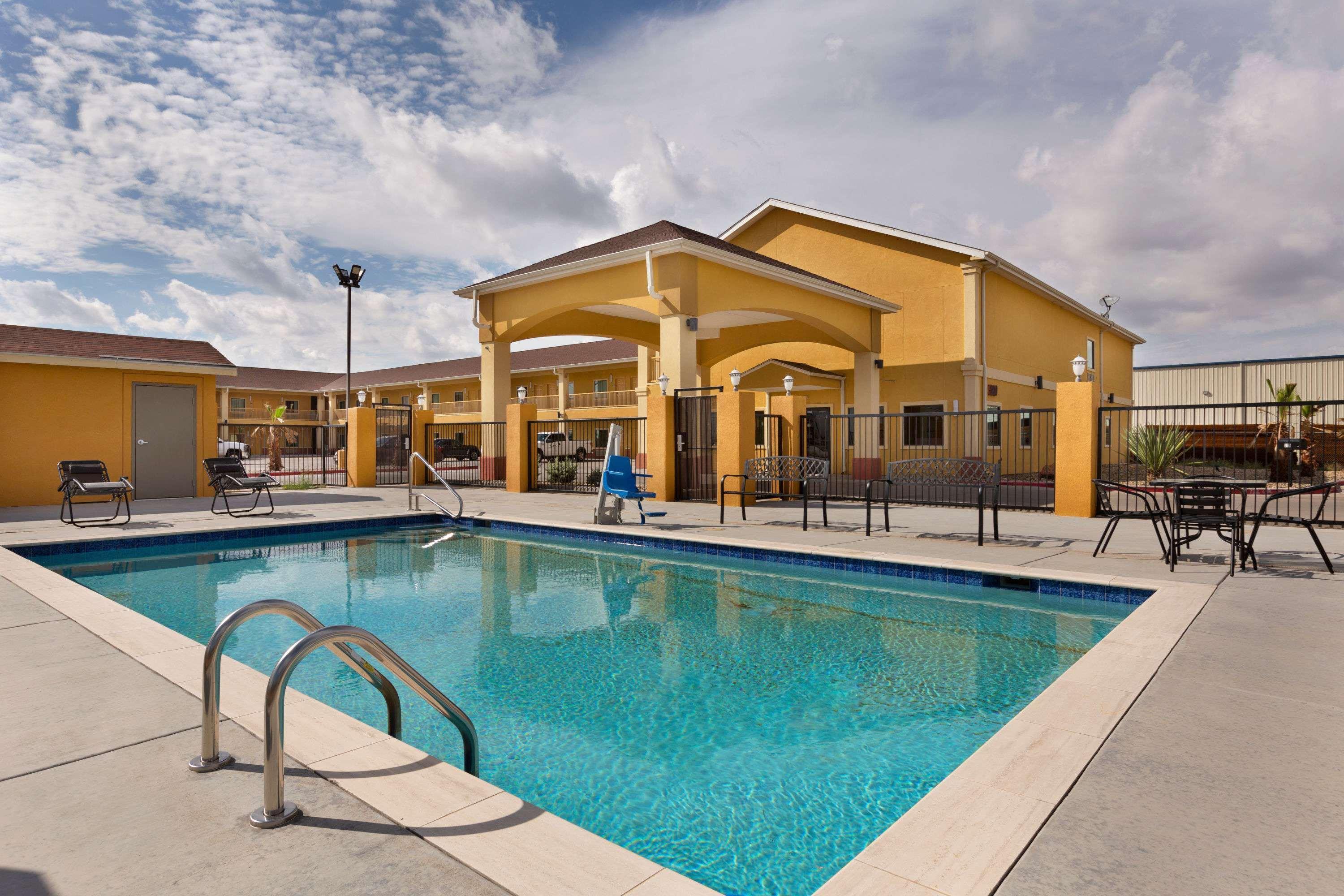 Days Inn By Wyndham Odessa Extérieur photo